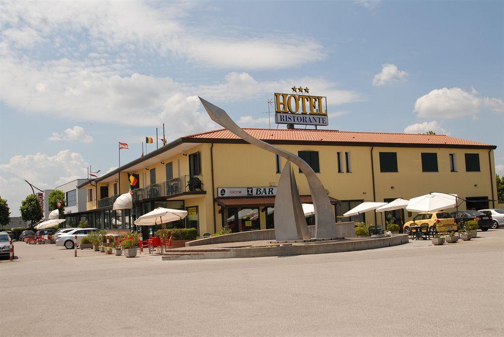 Hotel Gran Delta Di Alba-Invest Srl روسولينا المظهر الخارجي الصورة